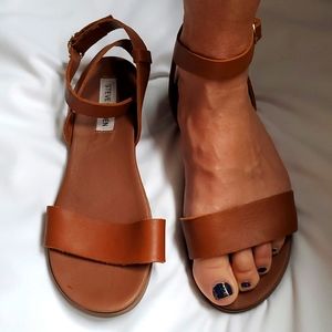 Women's Steve Madden leather sandals. Size 8M